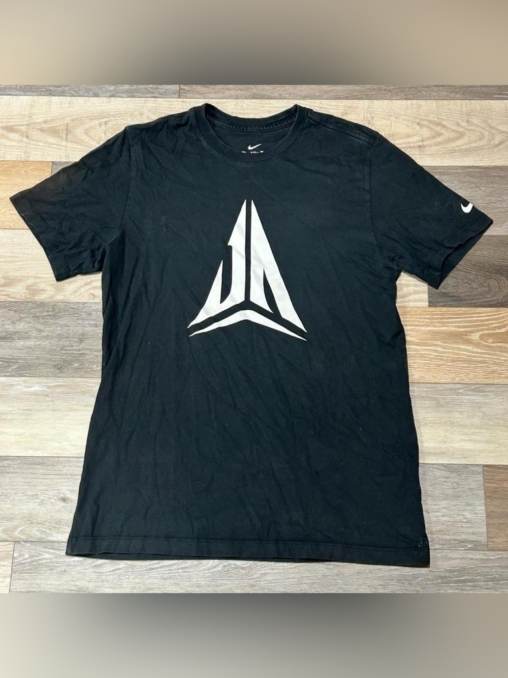 Nike Men’s Black Logo Graphic Crewneck T-Shirt